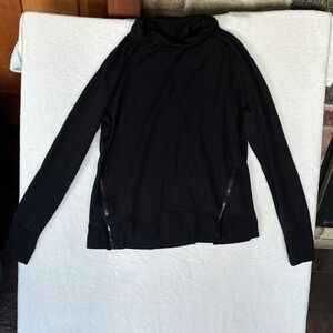 Eddie Bauer Women's Black turtleneck Top